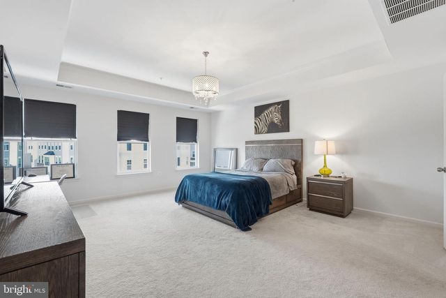 42167 CANARY GRASS SQ, Aldie, VA 20105