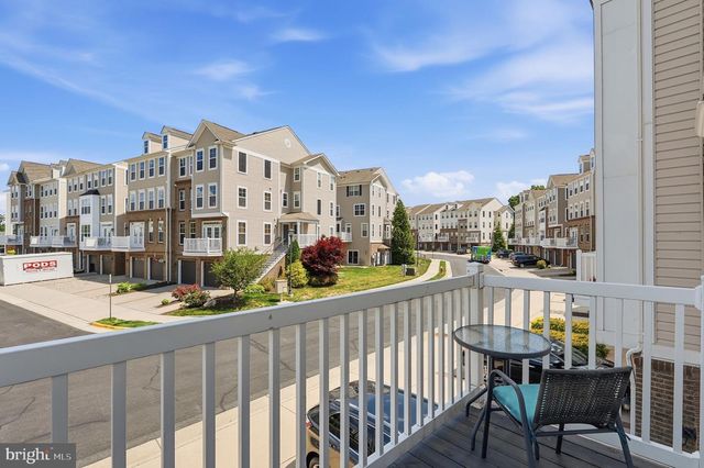 42167 CANARY GRASS SQ, Aldie, VA 20105