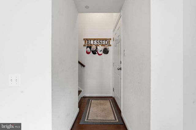42167 CANARY GRASS SQ, Aldie, VA 20105