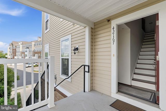 42167 CANARY GRASS SQ, Aldie, VA 20105