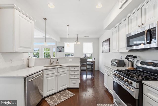 42167 CANARY GRASS SQ, Aldie, VA 20105