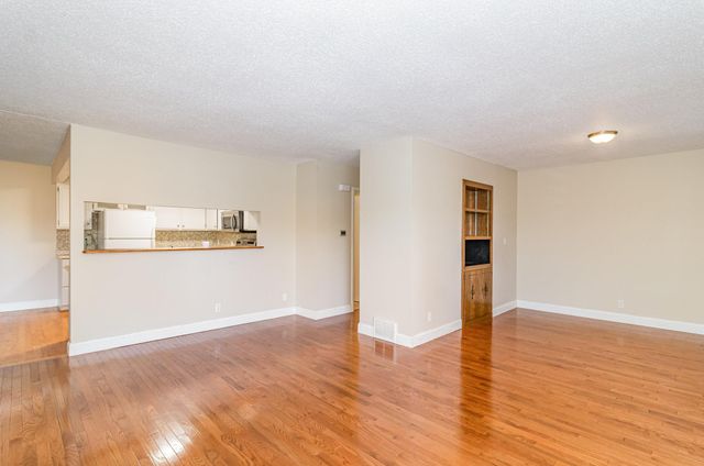 7500 Landau Drive, Bloomington, MN 55438