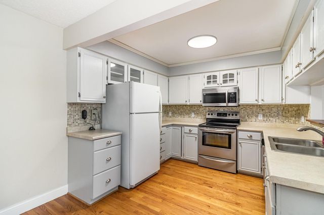 7500 Landau Drive, Bloomington, MN 55438