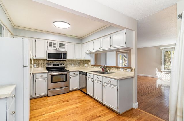 7500 Landau Drive, Bloomington, MN 55438