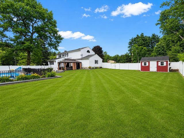 1 Valleyview Drive, Merrimack, NH 03054