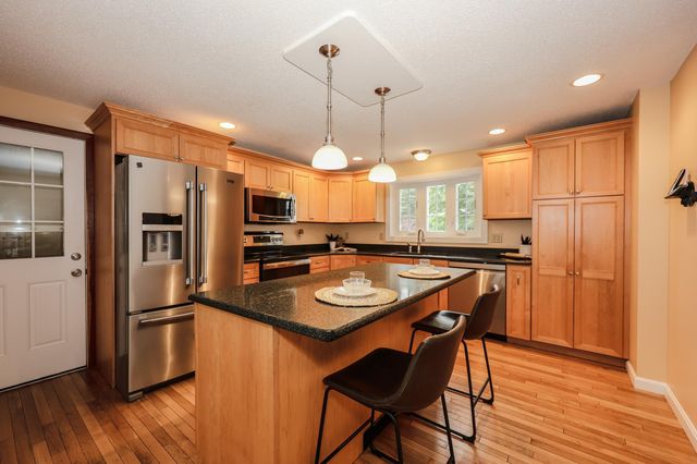 1 Valleyview Drive, Merrimack, NH 03054