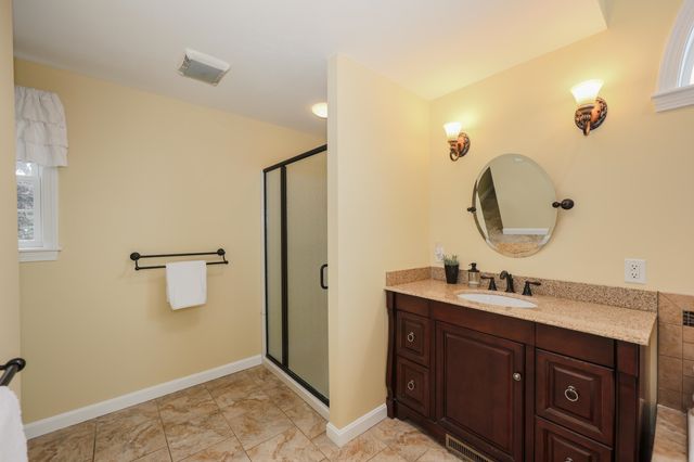 1 Valleyview Drive, Merrimack, NH 03054