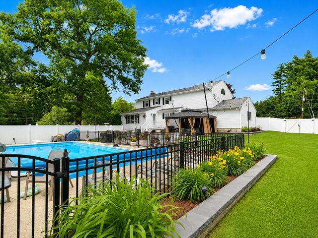 1 Valleyview Drive, Merrimack, NH 03054