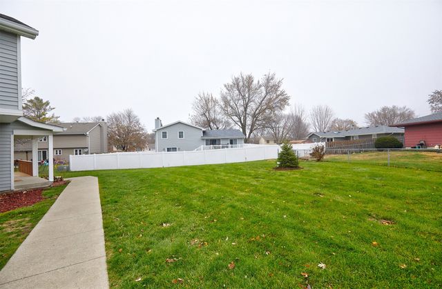 823 NW Greenwood Street 36, Ankeny, IA 50023