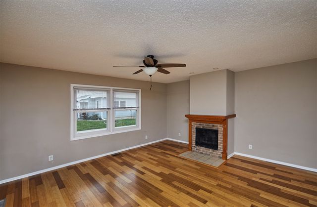 823 NW Greenwood Street 36, Ankeny, IA 50023