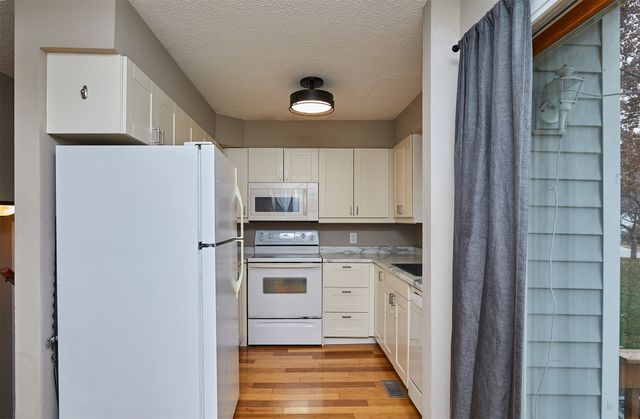 823 NW Greenwood Street 36, Ankeny, IA 50023