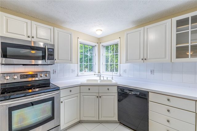 531 Brixton Trail, Webster, NY 14580