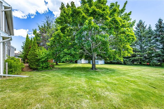 531 Brixton Trail, Webster, NY 14580