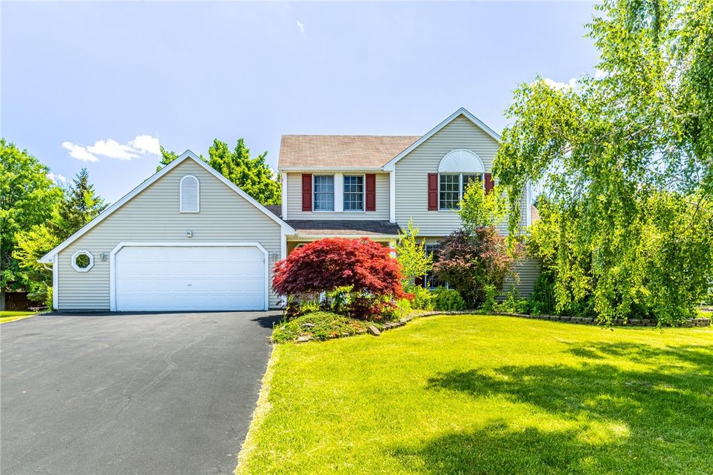 531 Brixton Trail, Webster, NY 14580