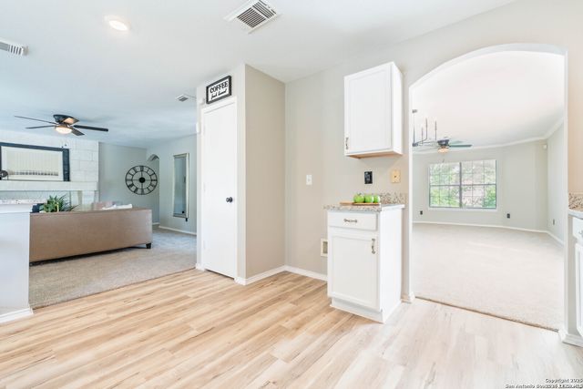 10112 Sunset, San Antonio, TX 78245