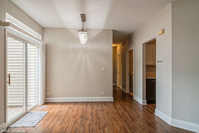 150 Hidden Pond Circle, Aurora, IL 60504