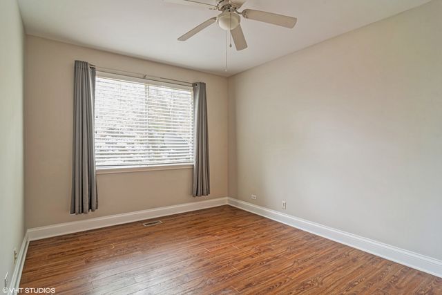 150 Hidden Pond Circle, Aurora, IL 60504