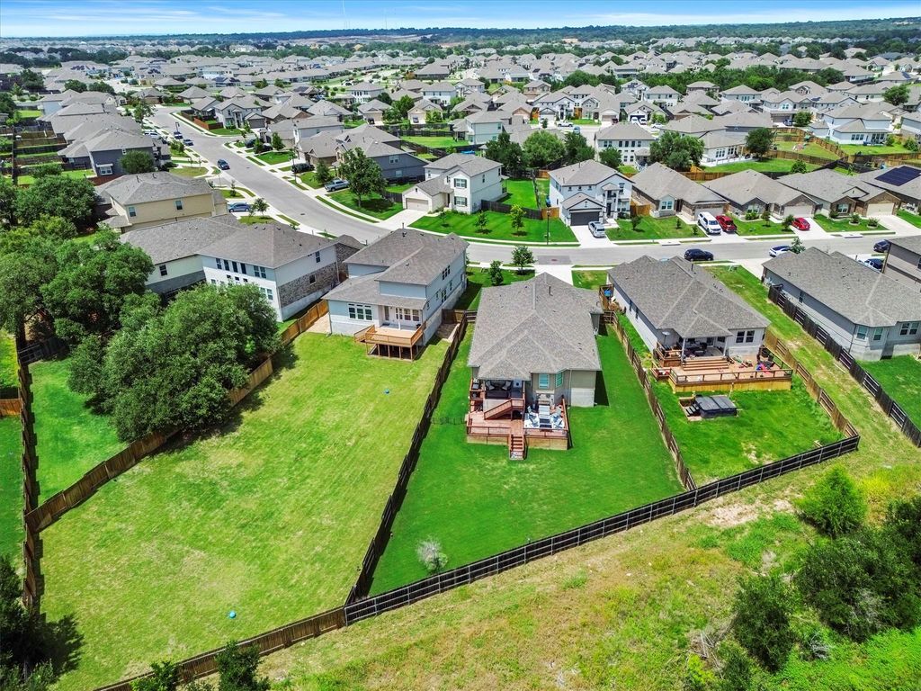 320 Bright Star LN, Georgetown, TX 78628