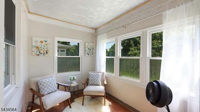 61 W Clay Ave, Roselle Park Boro, NJ 07204