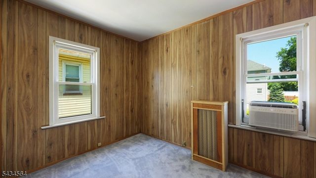 61 W Clay Ave, Roselle Park Boro, NJ 07204