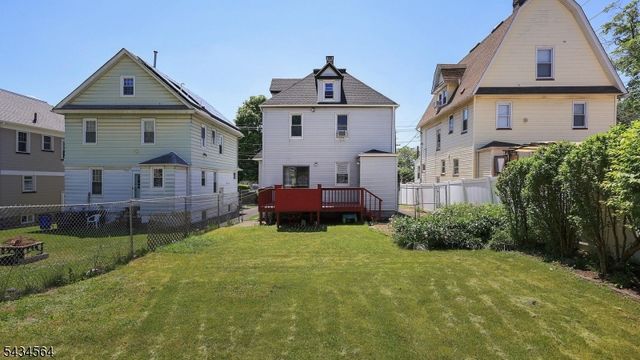 61 W Clay Ave, Roselle Park Boro, NJ 07204