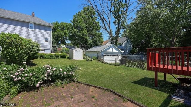 61 W Clay Ave, Roselle Park Boro, NJ 07204