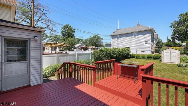 61 W Clay Ave, Roselle Park Boro, NJ 07204
