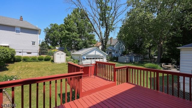 61 W Clay Ave, Roselle Park Boro, NJ 07204