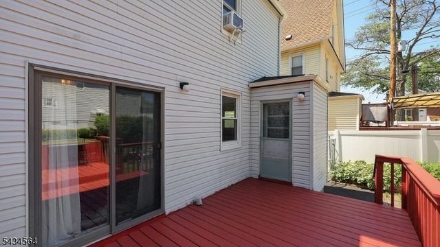 61 W Clay Ave, Roselle Park Boro, NJ 07204