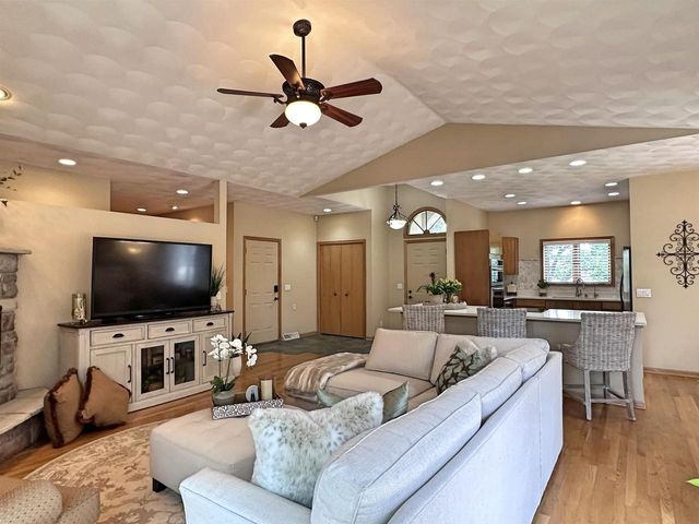 2426 N Sumac Drive, Janesville, WI 53545