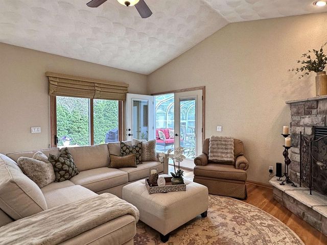 2426 N Sumac Drive, Janesville, WI 53545