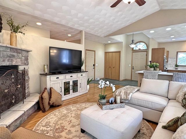 2426 N Sumac Drive, Janesville, WI 53545