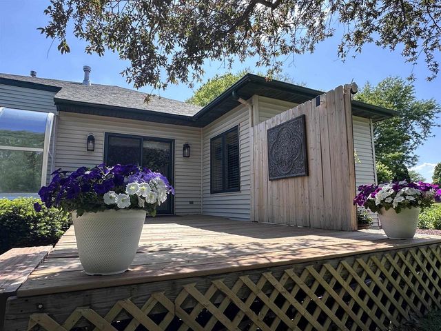 2426 N Sumac Drive, Janesville, WI 53545