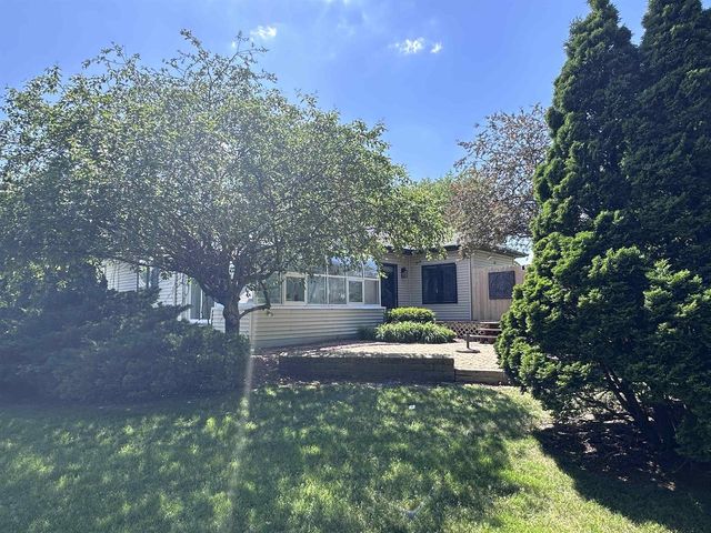 2426 N Sumac Drive, Janesville, WI 53545