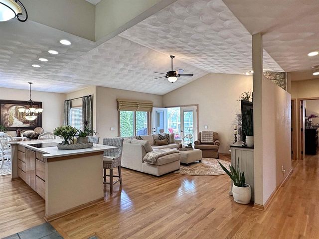 2426 N Sumac Drive, Janesville, WI 53545