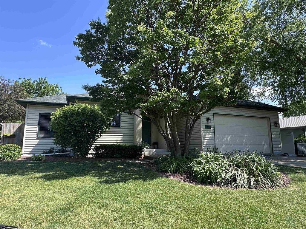 2426 N Sumac Drive, Janesville, WI 53545