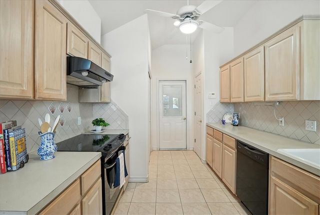 1108 Meadowbrook Dr, Portland, TX 78374