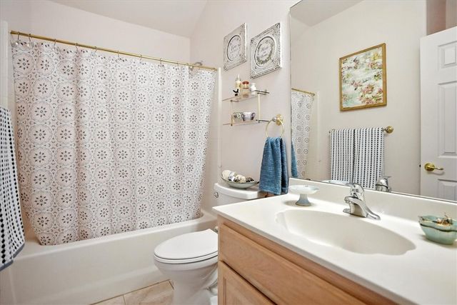 1108 Meadowbrook Dr, Portland, TX 78374