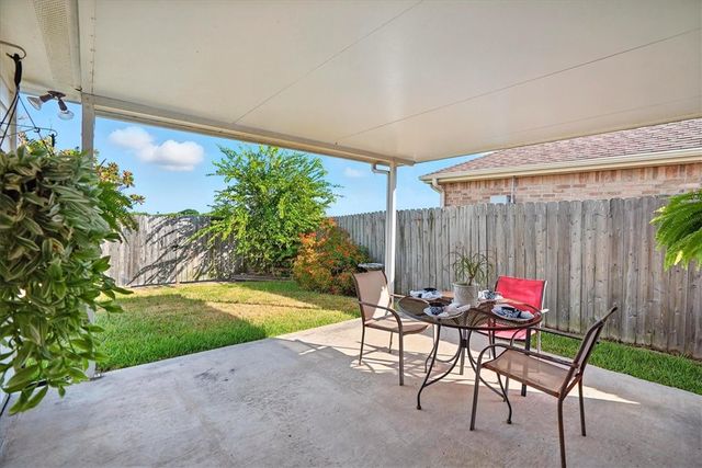 1108 Meadowbrook Dr, Portland, TX 78374