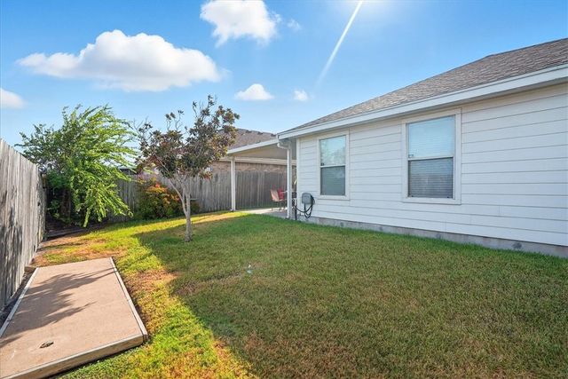 1108 Meadowbrook Dr, Portland, TX 78374