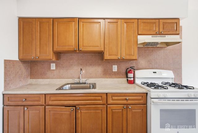 1719 Raspberry Court, Edison, NJ 08817