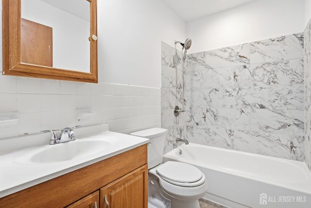 1719 Raspberry Court, Edison, NJ 08817