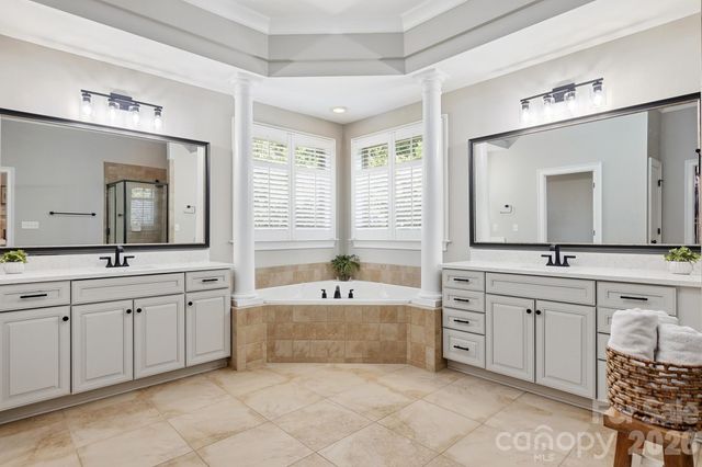16601 Doves Canyon Lane, Charlotte, NC 28278