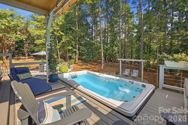 16601 Doves Canyon Lane, Charlotte, NC 28278