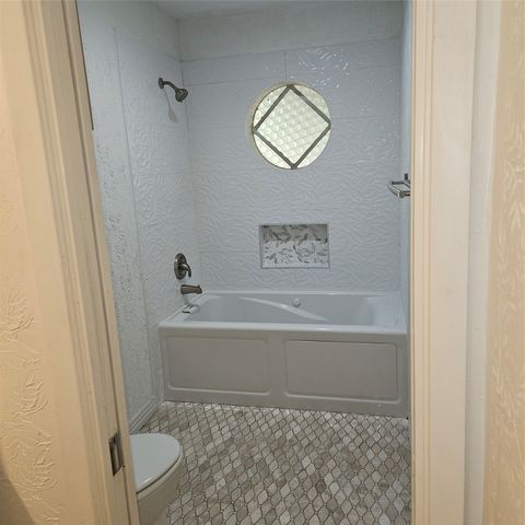 5012 Westhaven Drive, Fort Worth, TX 76132