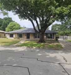 5012 Westhaven Drive, Fort Worth, TX 76132