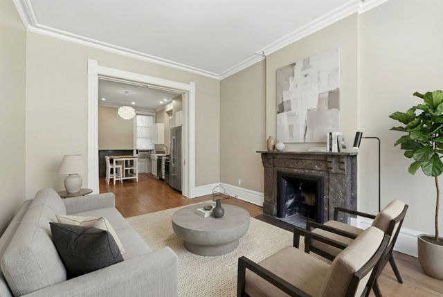 2428 N Geneva Terrace, Chicago, IL 60614