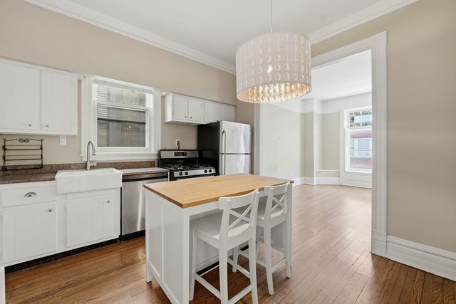 2428 N Geneva Terrace, Chicago, IL 60614