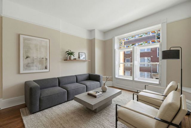 2428 N Geneva Terrace, Chicago, IL 60614