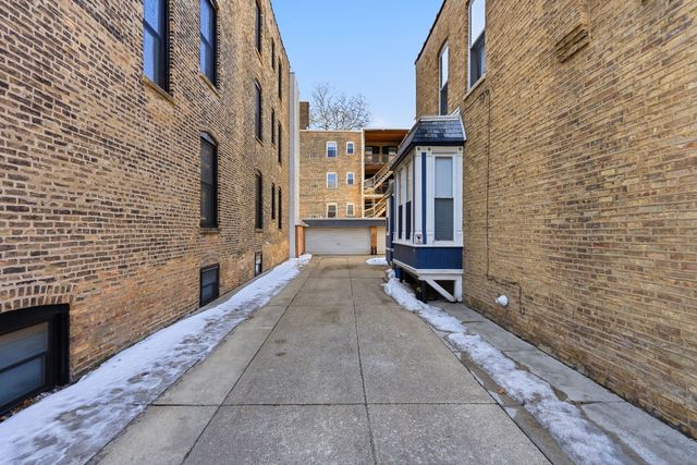 2428 N Geneva Terrace, Chicago, IL 60614